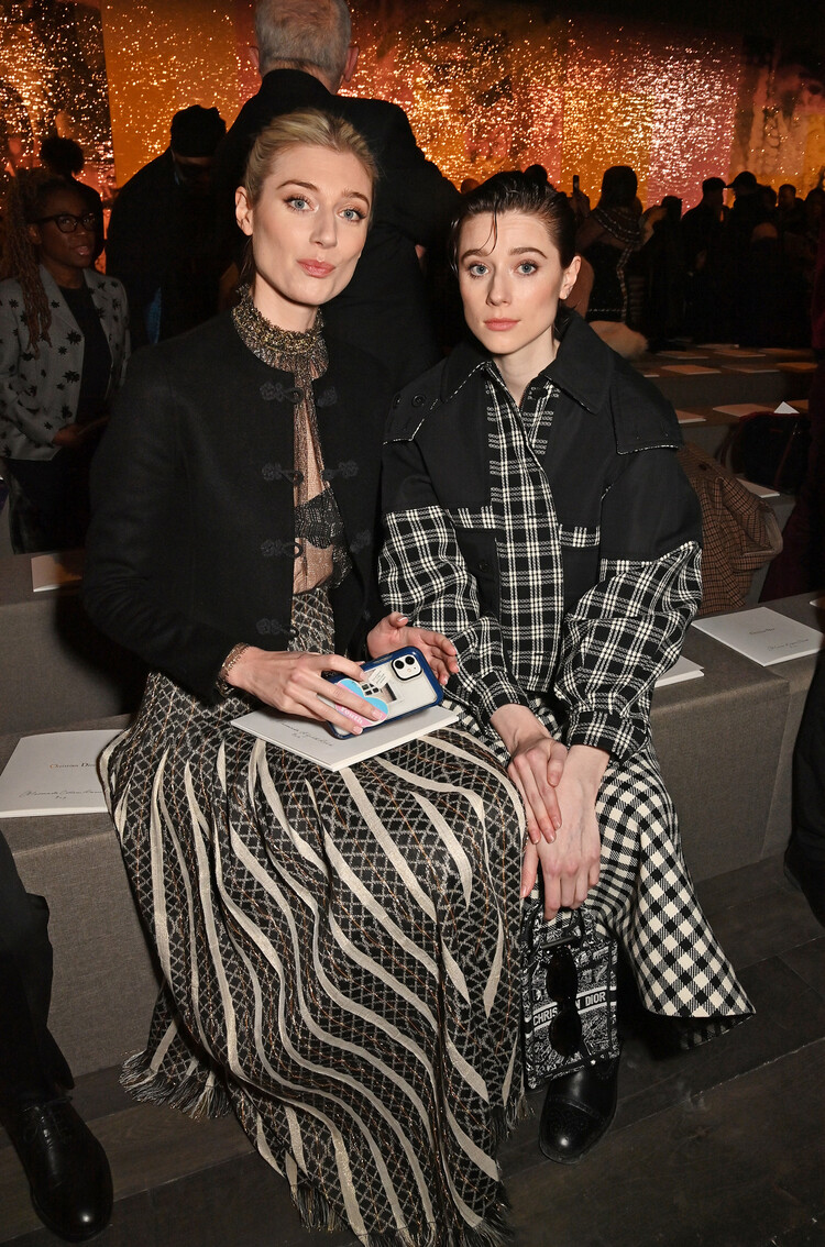 Элизабет и Кэтрин Дебики