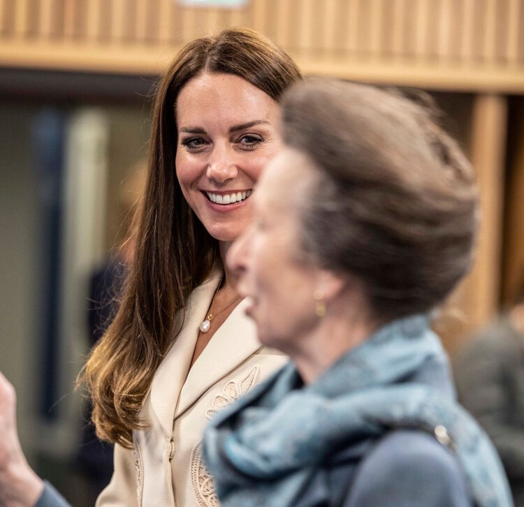 Принцесса Анна и Кейт Миддлтон в королевском колледже акушеров и гинекологов, 2022