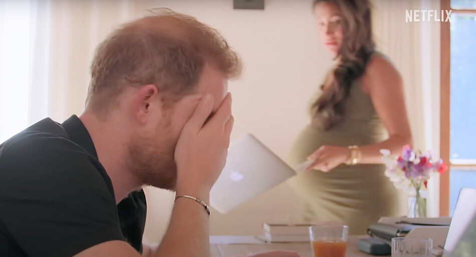 Беременная Меган Маркл, герцогиня Сассекская и принц Гарри, герцог Сассекский в коттедже Фрогмор / Кадр документального сериала Netflix «Гарри и Меган», 2022г.