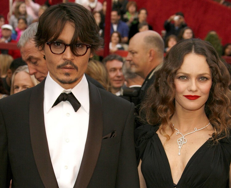 Dzhonni_Depp_smenil_nazvaniye_04_Mainstyles.jpeg