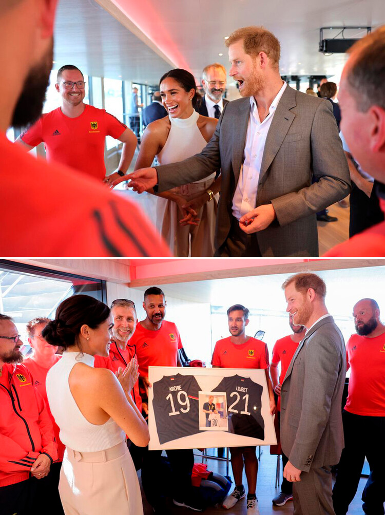 Принц Гарри, герцог Сассекский и Меган, герцогиня Сассекская получают подарки для Арчи и Лилибет на корабле MS Rhein Galaxie во время прогулки на лодке после завершения официальной церемонии открытия запуска Invictus Games Dusseldorf 2023 - One Year To Go 6 сентября 2022 года в Дюссельдорфе, Германия