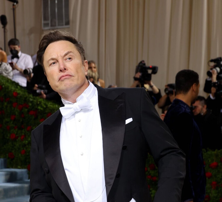 Илон Маск на ежегодном балу Met Gala, 2022