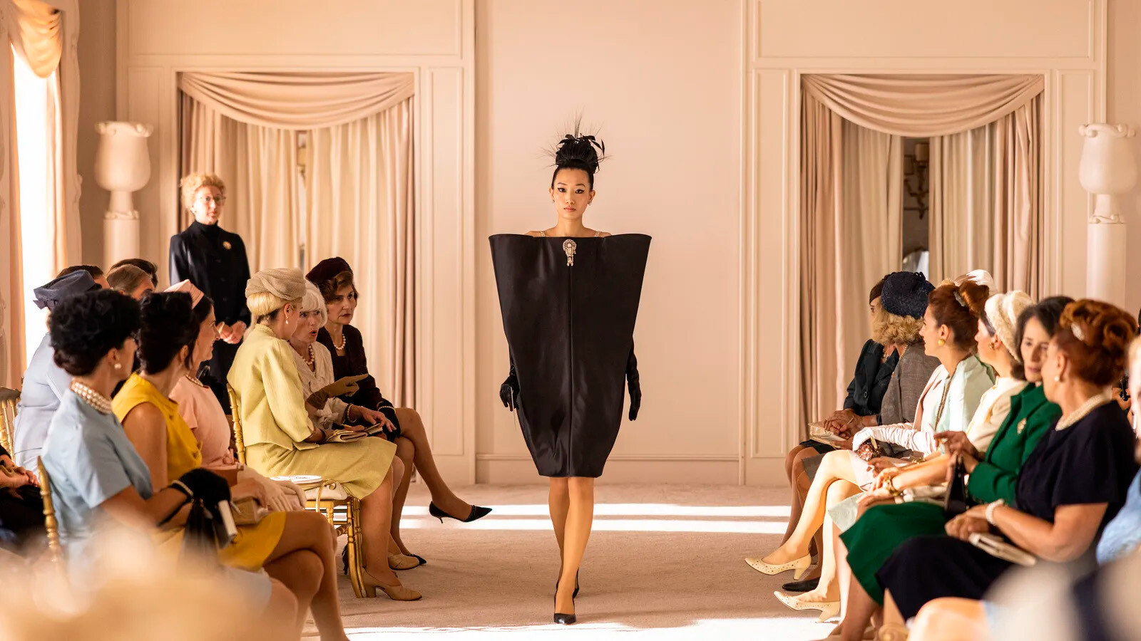 Кристобаль Баленсиага сериал 2024