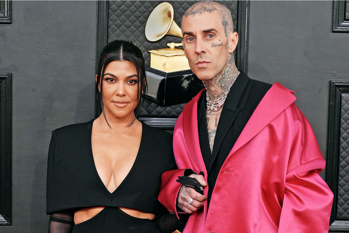 Кортни Кардашьян и Трэвис Баркер на премии «Грэмми», 2022