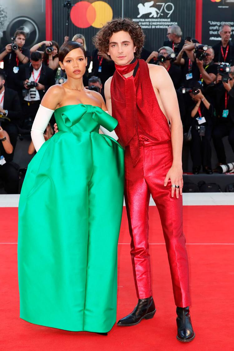 Тейлор Рассел в Balenciaga и Тимоти Шаламе в Haider Ackermann