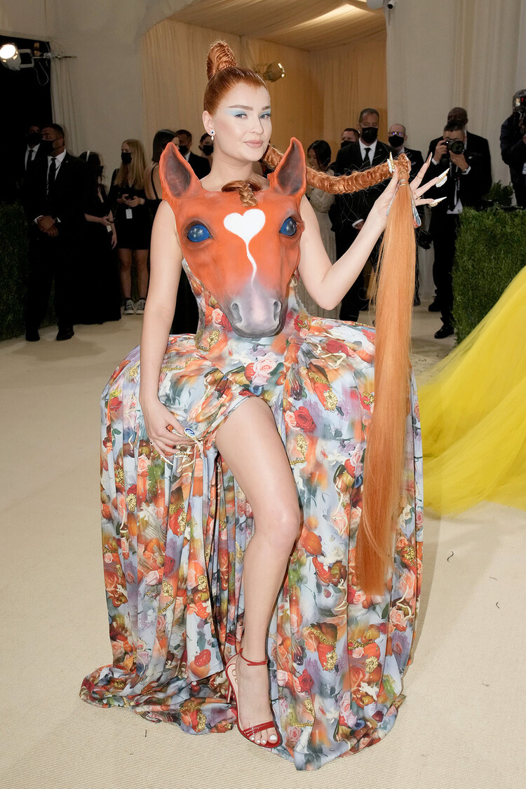 Ким Петрас Met Gala 2021