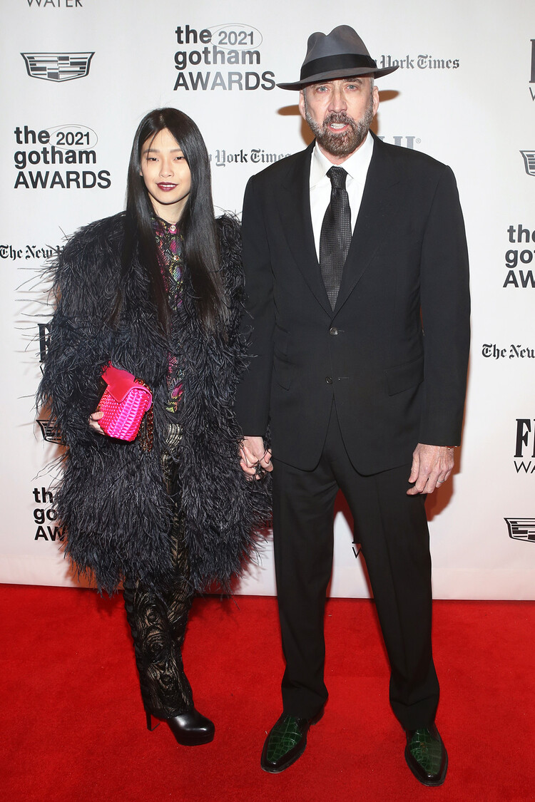 Рико Шибата и Николас Кейдж принимают участие в церемонии вручения премии Gotham Awards 2021 на Cipriani Wall Street 29 ноября 2021 года в Нью-Йорке