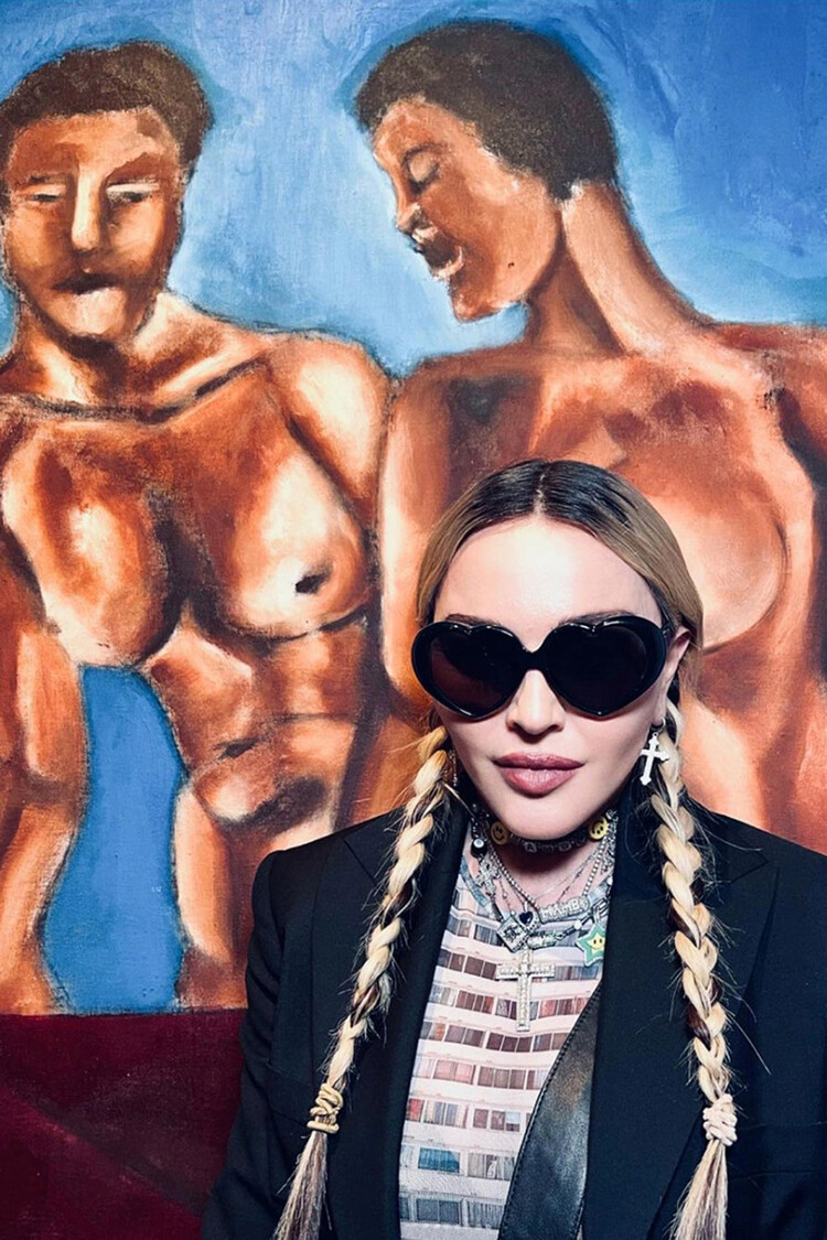 Мадонна на выставке Rhed