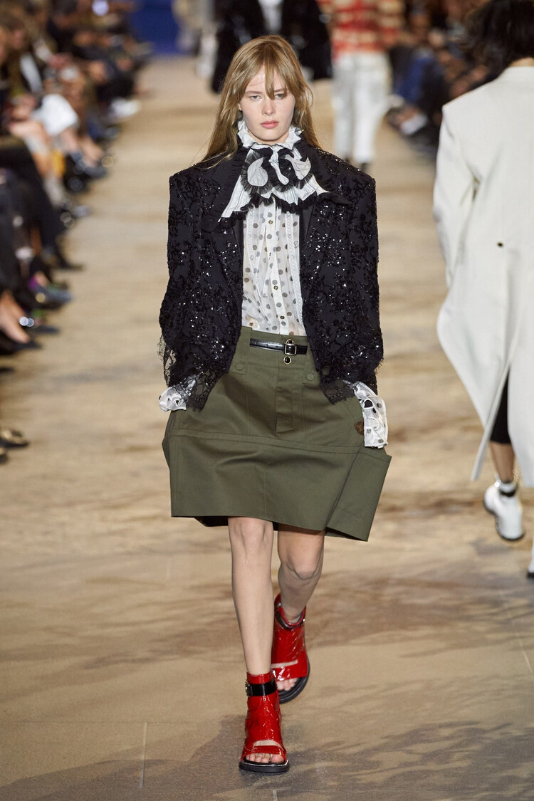Образ с весеннего показа Louis Vuitton