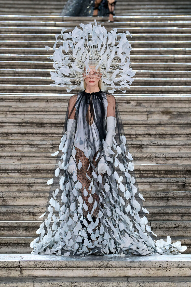 Valentino Couture осень-зима 2022/23