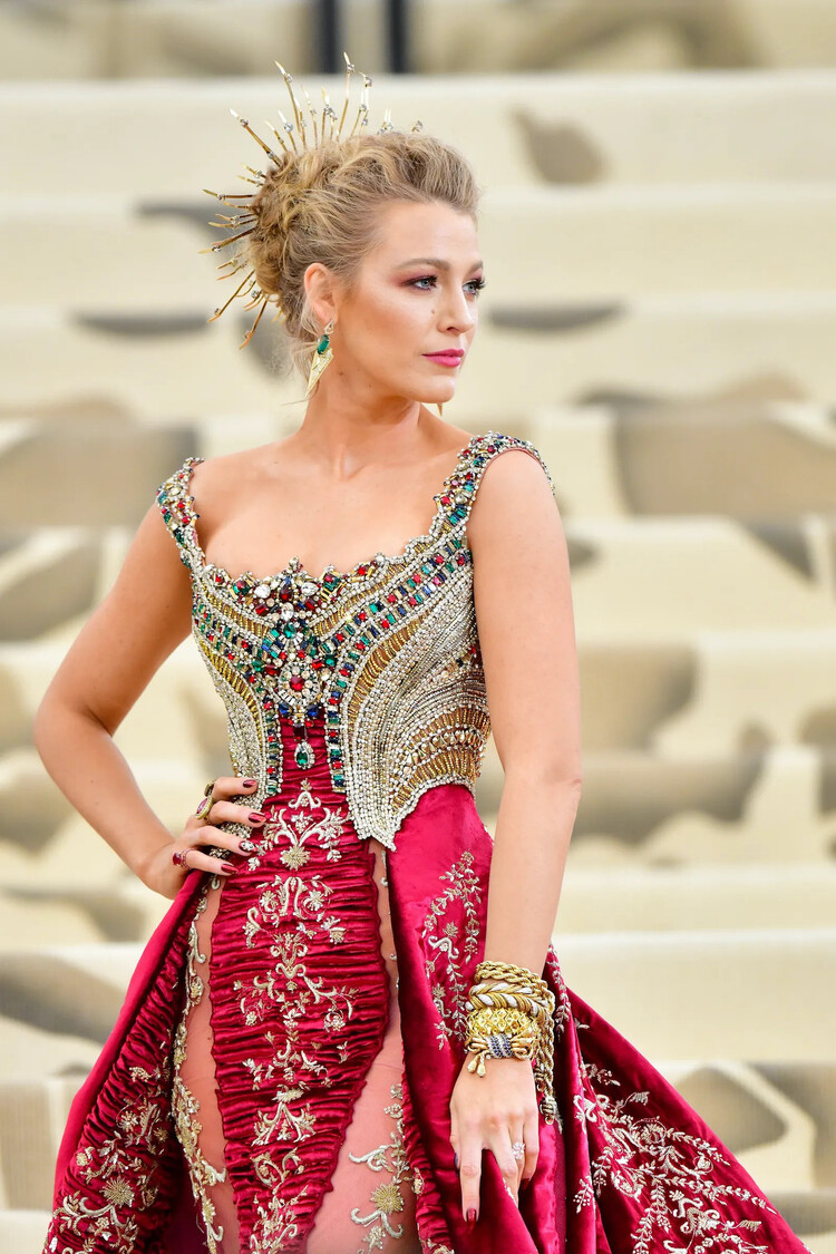 «Позолоченный гламур»: что значит тема Met Gala 2022 года?