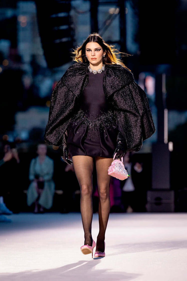 5 вещей, которые нужно знать о показе Versace в Лос-Анджелесе