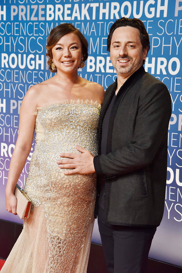 ергей Брин и Николь Шанахан принимает участие в церемонии вручения премии Breakthrough Prize 2019 в Исследовательском центре Эймса НАСА 4 ноября 2018 года в Маунтин-Вью, Калифорния