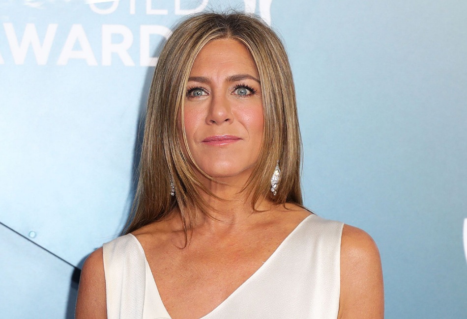 Дженнифер Энистон отказывается общаться с людьми, которые не хотят вакцинироваться от COVID-19