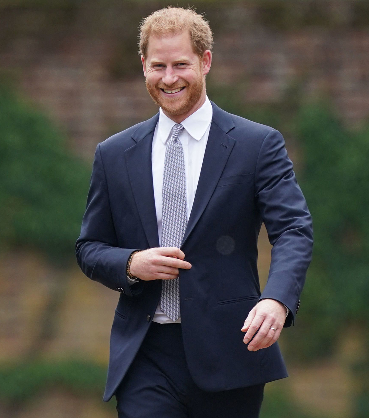 Принц Гарри рассмешил экспертов своим общением с сёстрами Дианы